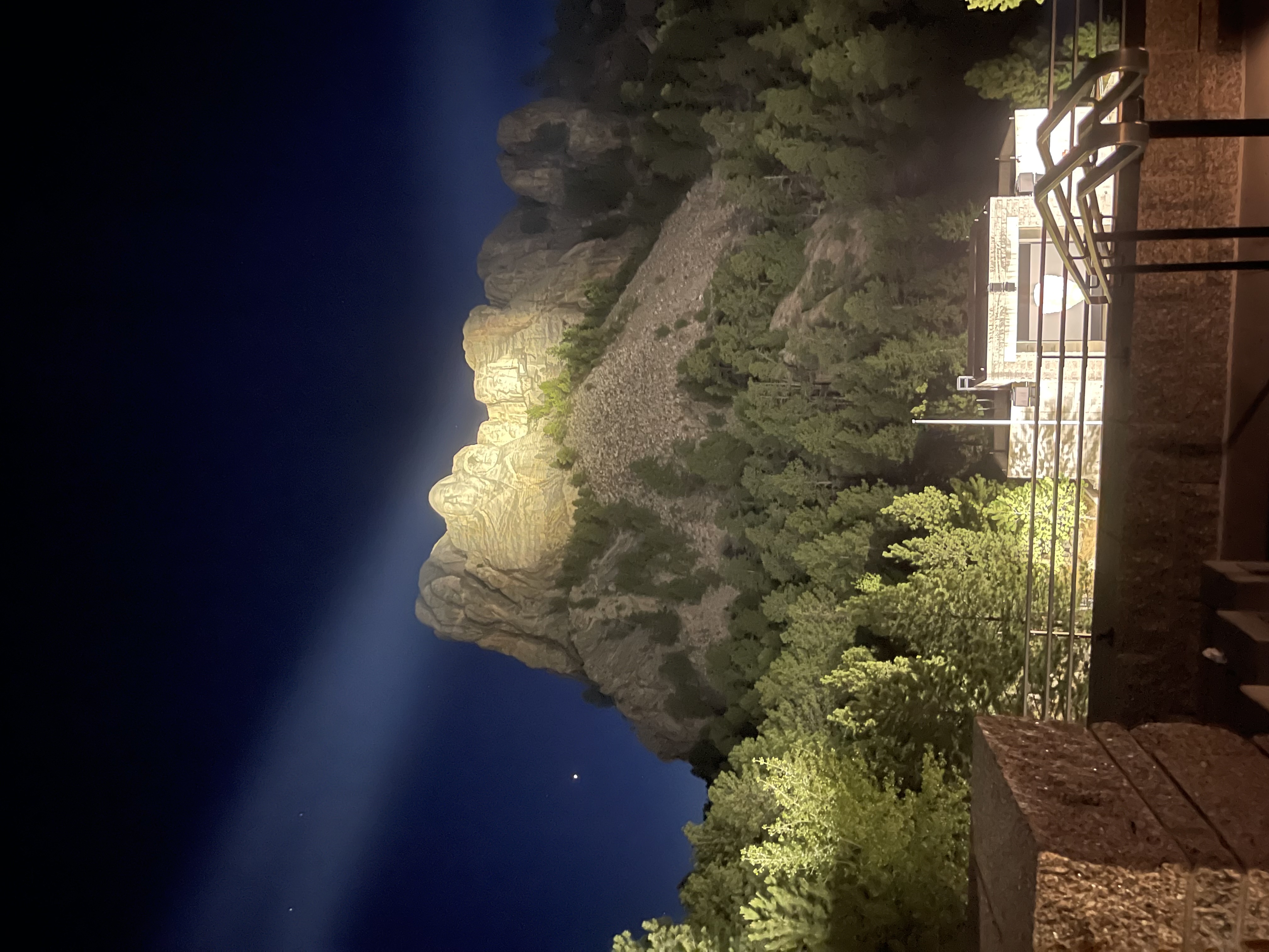 Mount Rushmore at night